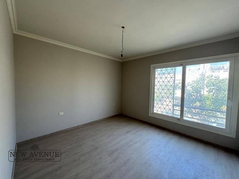 10 WhatsApp Image 2025-10-21 at 9.51. 19 PM. jpg