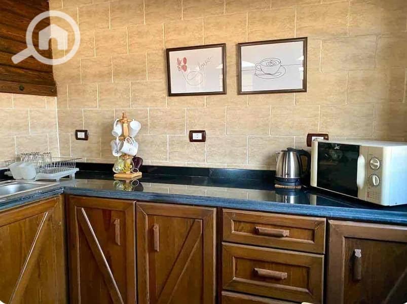 8 adc172d5-0a0a-4527-a8fe-f0184fbf15af. jpg