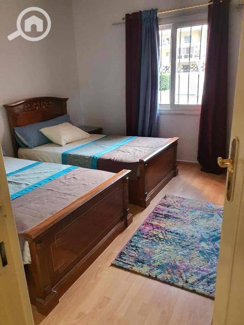 4 26fc0052-fdcc-440f-a14c-7d157f20d324. jpg