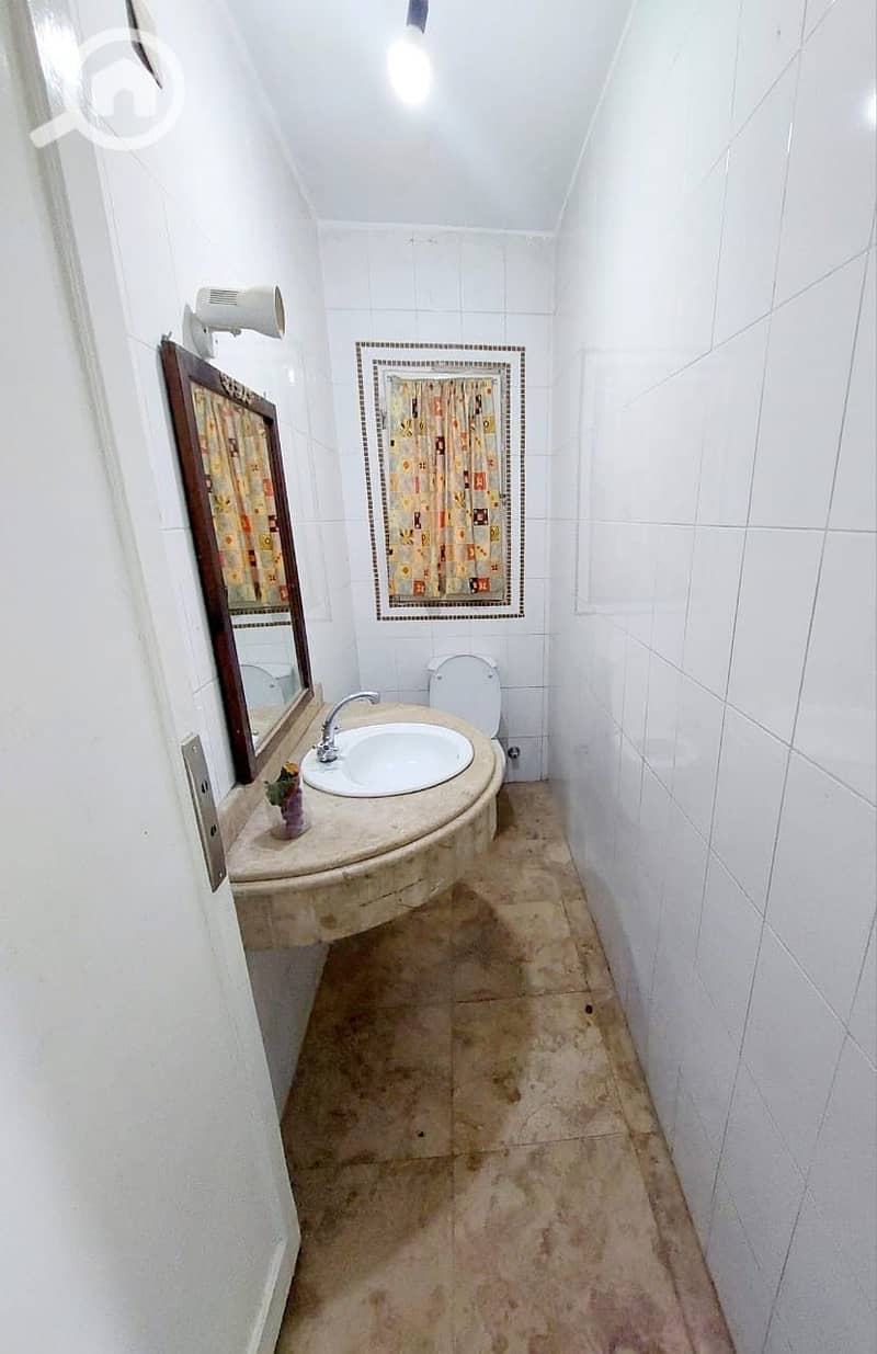 10 869d9c3d-f1df-476b-a975-11349d09ac2b. jpeg