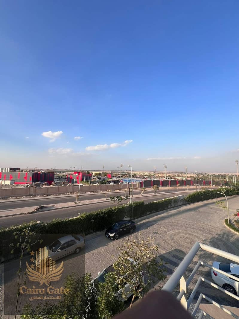 4 b612b407-bd48-457c-acfc-f570dd9f73df. jpg