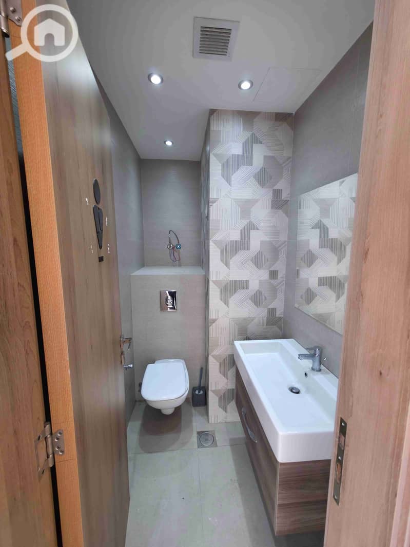 12 ٢٠٢٥٠٧٢٧_١٦١٣٢٦. jpg