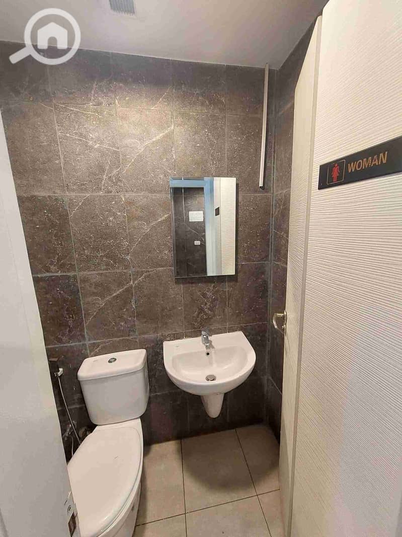 11 FB_IMG_1761167382017. jpg