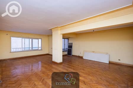 3 Bedroom Flat for Sale in Kafr Abdo, Alexandria - 1. jpg