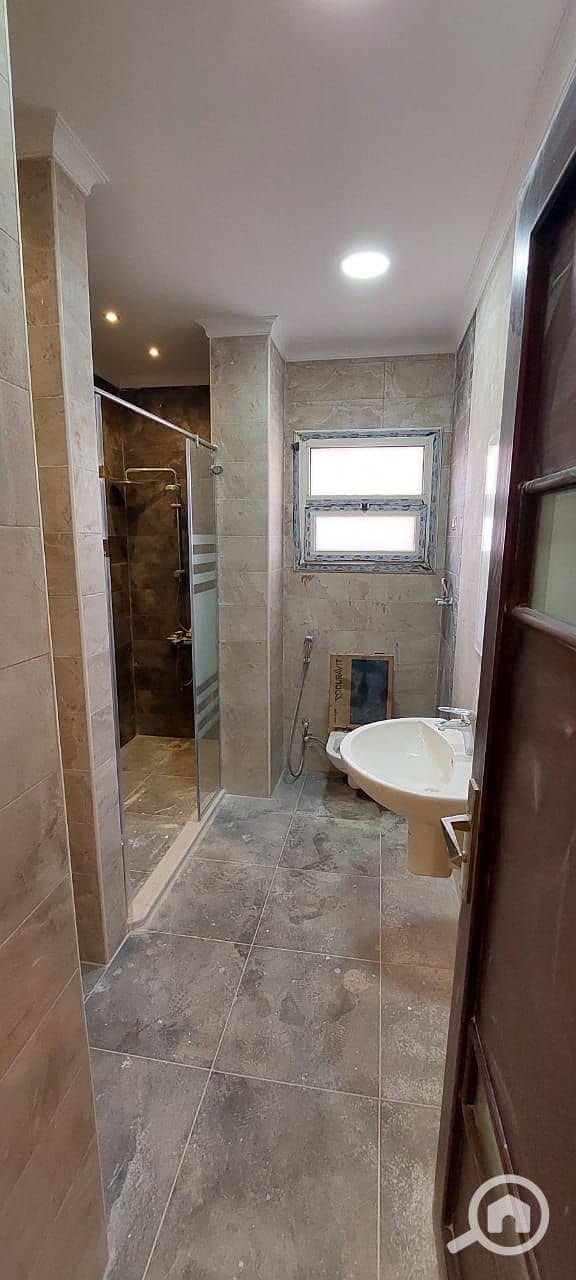 26 d88e85cb-79c0-4449-a0c8-76e422bb3ade. jpeg