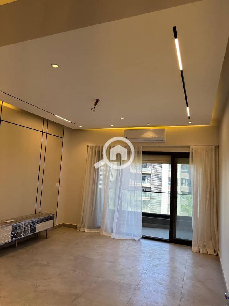 4 6f963e77-91e9-438c-aa7c-47690dc0bffe. jpg