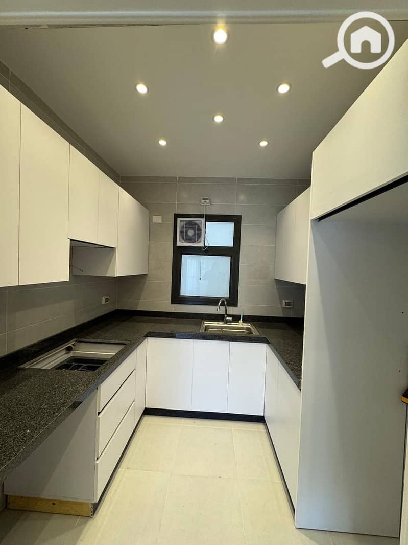 5 105cb792-d117-4be5-9c9c-2b780163b54b. jpg