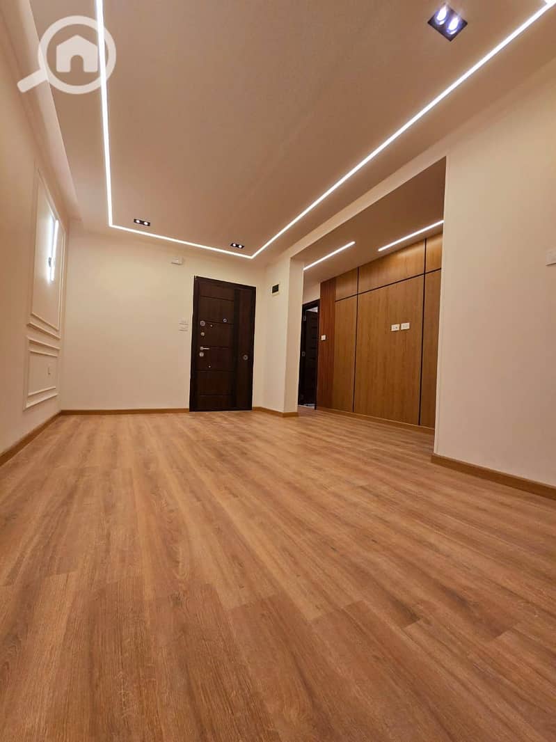 4 WhatsApp Image 2025-10-23 at 11.57. 02_cef5630d. jpg