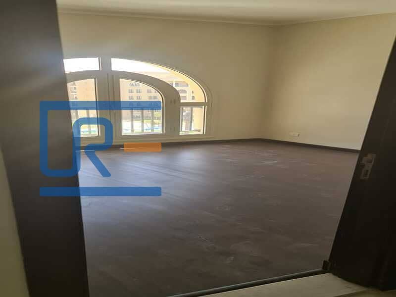 6 fc3d8162-c84f-444f-a068-e6e7e05bee92. jpg