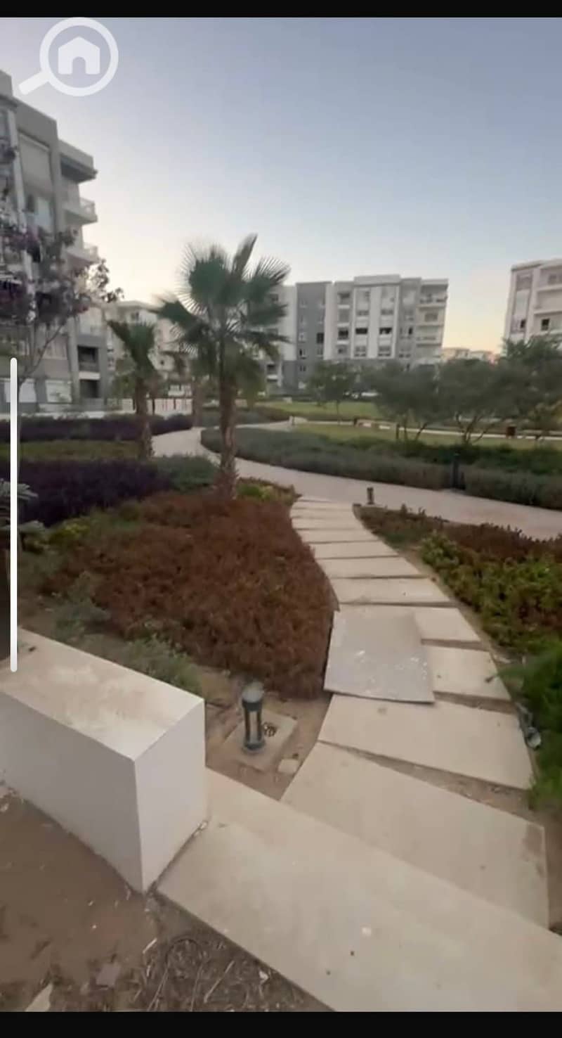 2 2e1298c0-2109-4cc8-aed8-386fbd4c7b27. jpeg