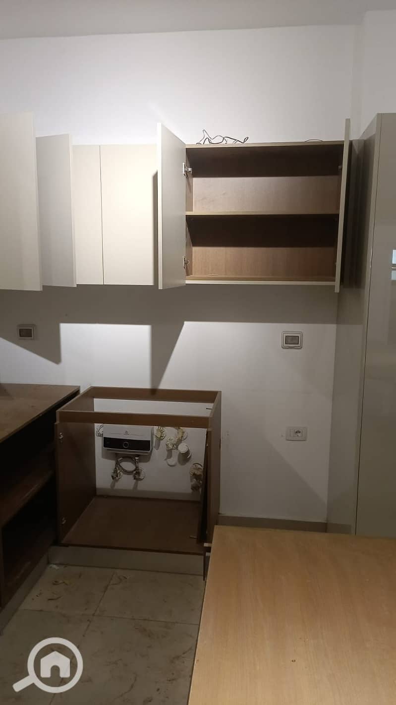 6 2a36244d-02d5-4207-8758-2bade7f5d2f8. jpeg