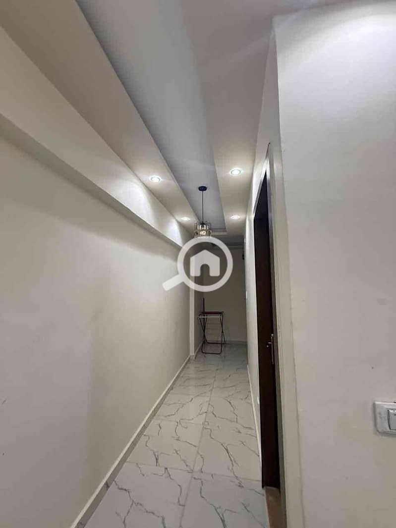 6 b418cd17-8311-41c2-8f70-47060e304aa3. jpg