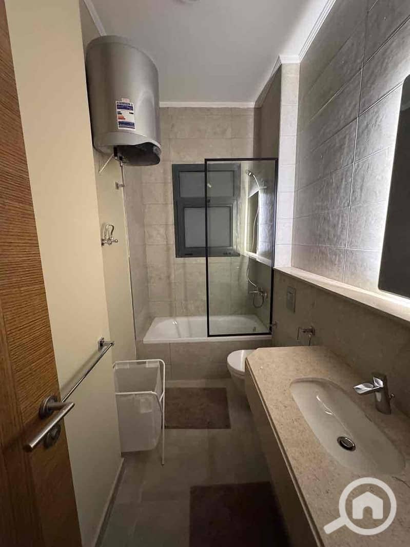 2 661601d5-517b-41d1-bbf7-aefc31e13da8. jpg