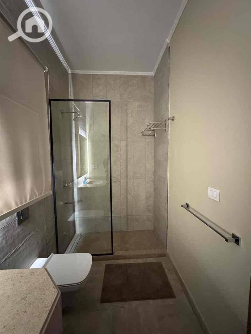 5 e99db637-38ab-406b-9f48-4d701c27f8b0. jpg