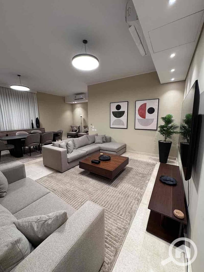 16 9ef4e1a9-d841-46e8-ba57-60683109d865. jpg