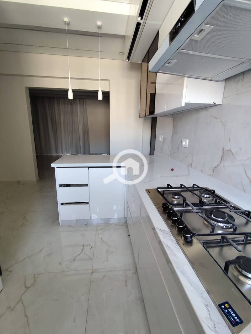 4 WhatsApp Image 2025-10-22 at 21.03. 54_13e45579. jpg