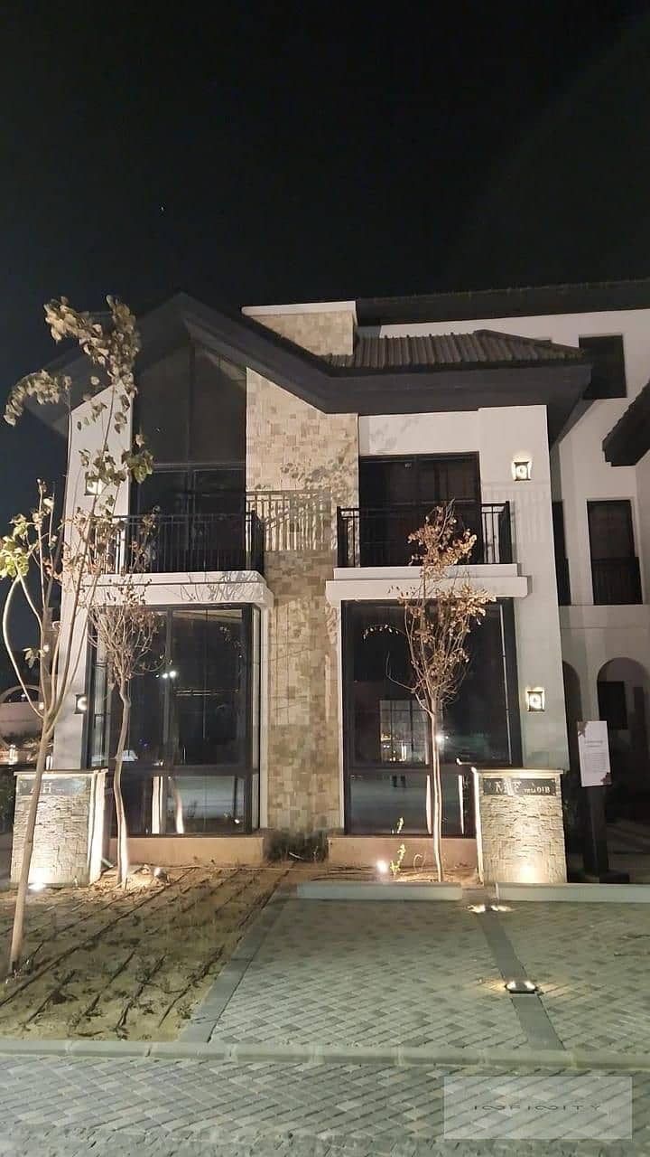 10 d2f6ab60-3a22-4b8c-a2fb-2c027096e66a. jpeg