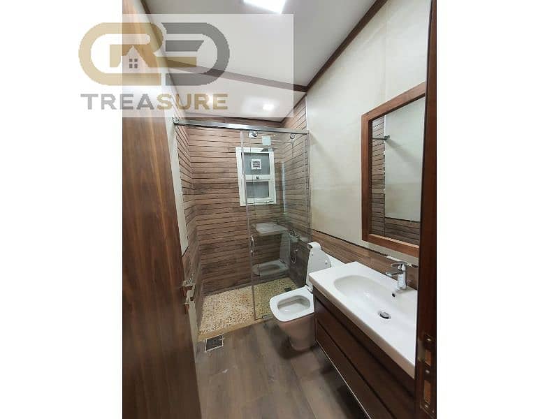 26 WhatsApp Image 2025-10-23 at 11.54. 08 AM (5). jpg