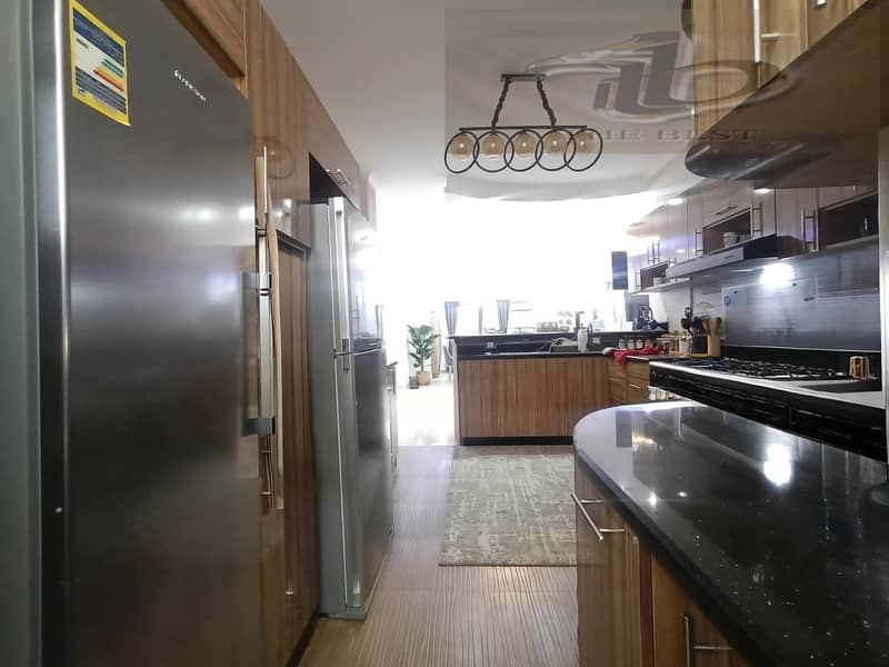 10 bd6e9302-2741-498a-957d-10dba784ed8a. jpeg