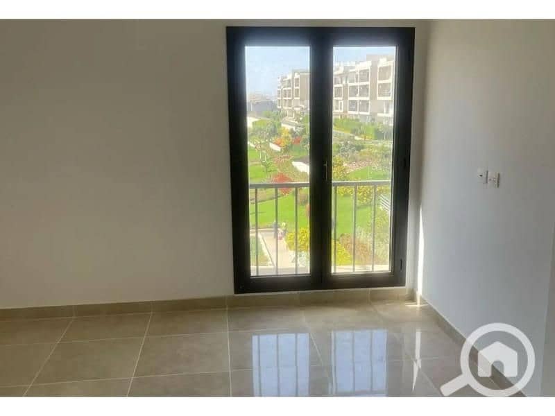 5 8059902-fae2bo. jpg