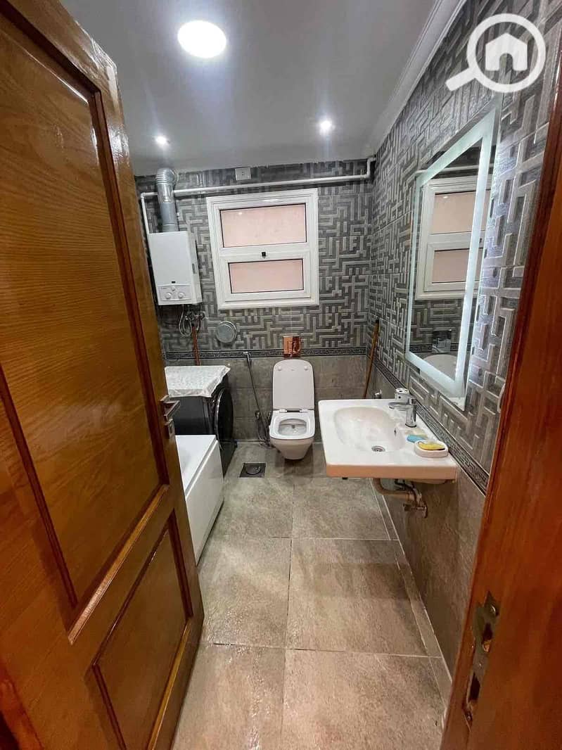 5 51c4f25e-8758-49c8-b1aa-57c4a2a78899. jpg