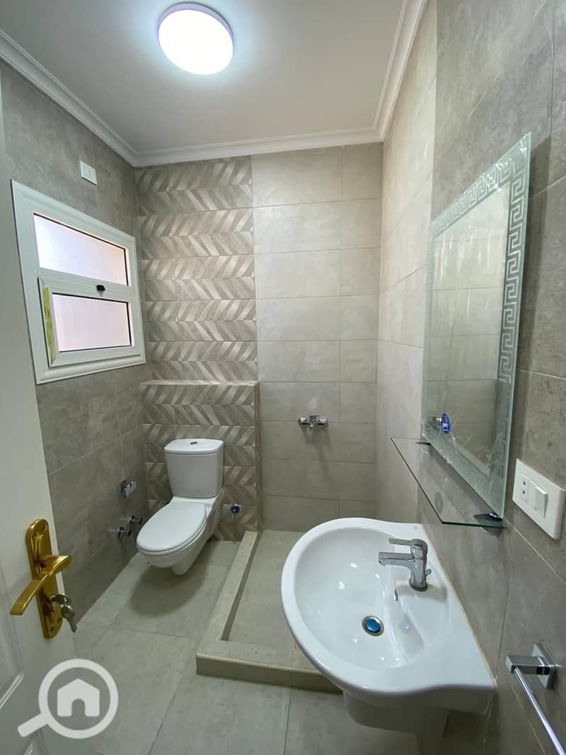 5 WhatsApp Image 2025-10-22 at 22.56. 48 (2). jpeg