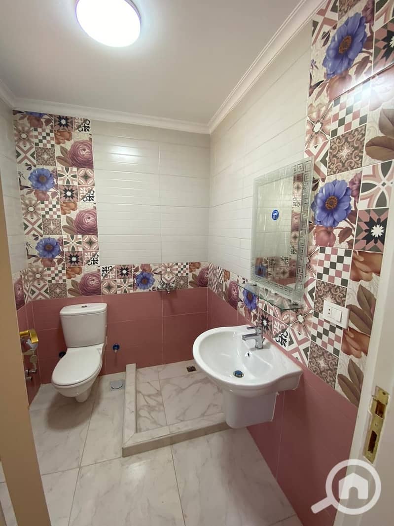 8 WhatsApp Image 2025-10-22 at 22.56. 49. jpeg