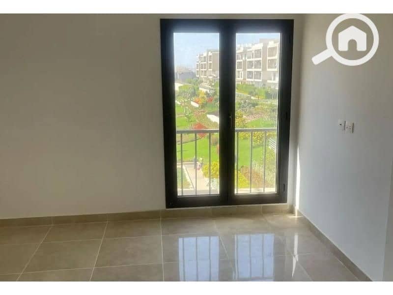 5 8059902-fae2bo. jpg