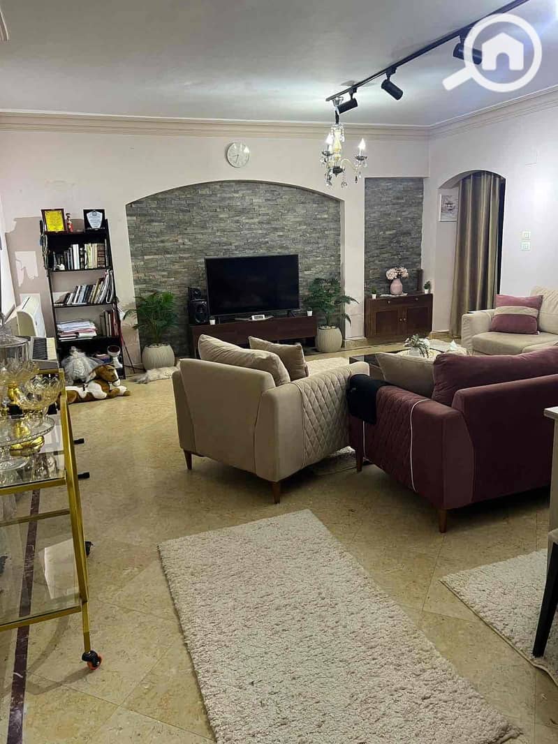 2 c50bde3b-b443-41c8-8dcf-eba9e93831f2. jpg