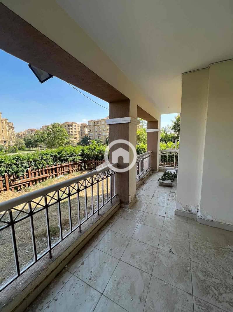 4 93c49624-77d9-40a5-8d69-7f1f6d498a7e. jpg