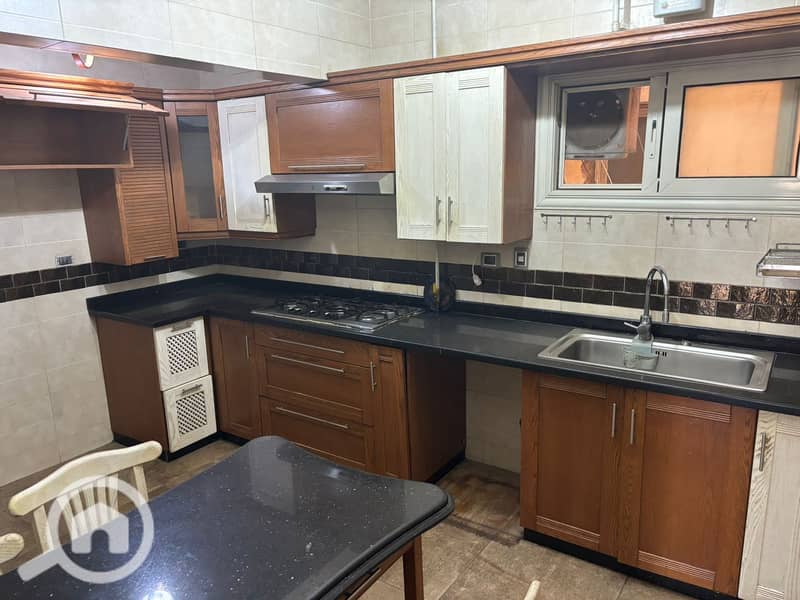 5 01e5c81f-a5bf-4d63-ba74-b3d6b01ebd1e. jpeg