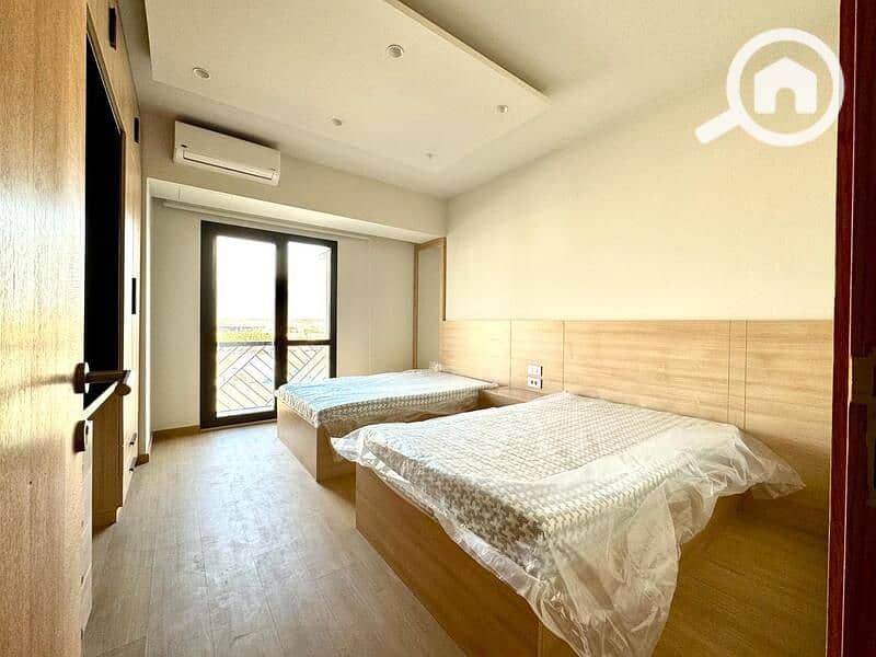 4 308fb2e0-64f3-46b1-b185-a2e7f9b33540. jpg