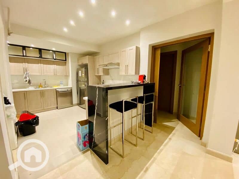 10 ce164fad-87fc-4fb3-8b44-93574e0b3ff7. jpg