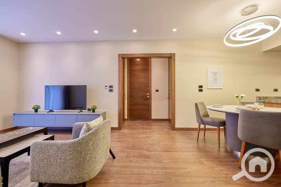 4 60eeee97-a491-4d3b-b5f6-eaf9e17fee96. jpg