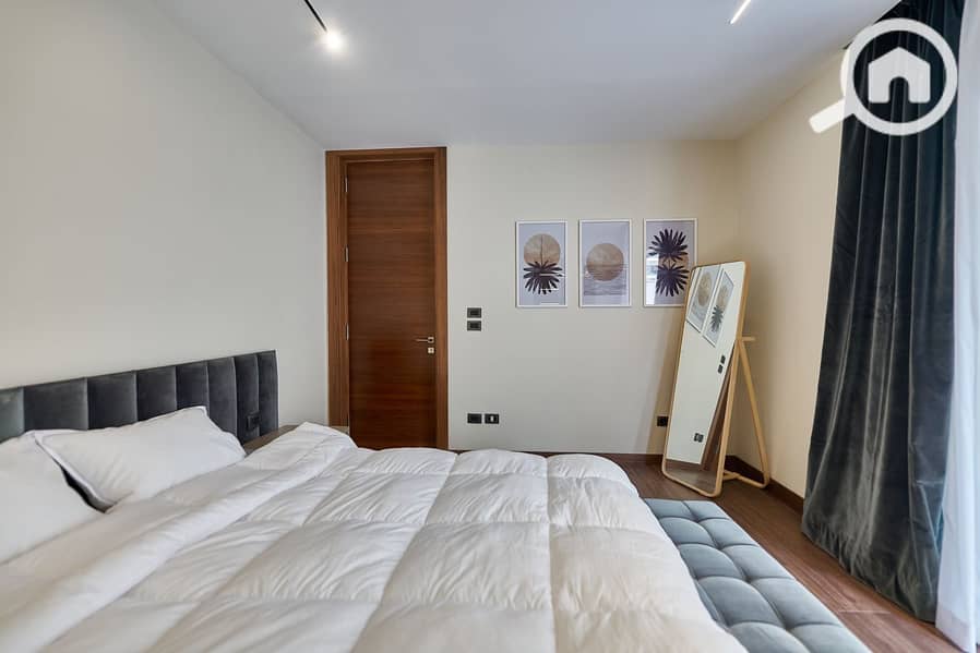 8 9256b435-9d5f-4d47-ab20-35f7bd33c50b. jpg