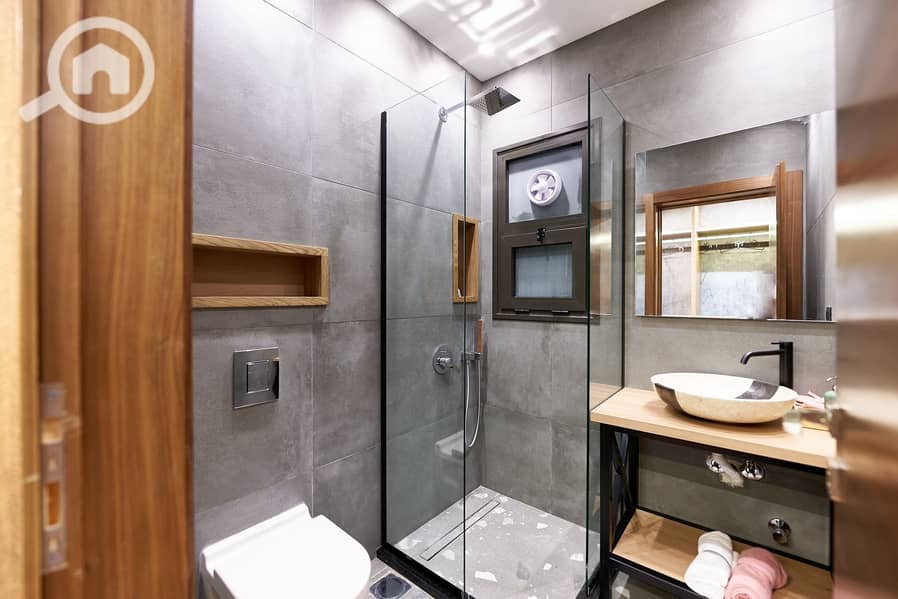 12 c4cb8fd2-93af-41f7-8ca9-1cbf67485437. jpg