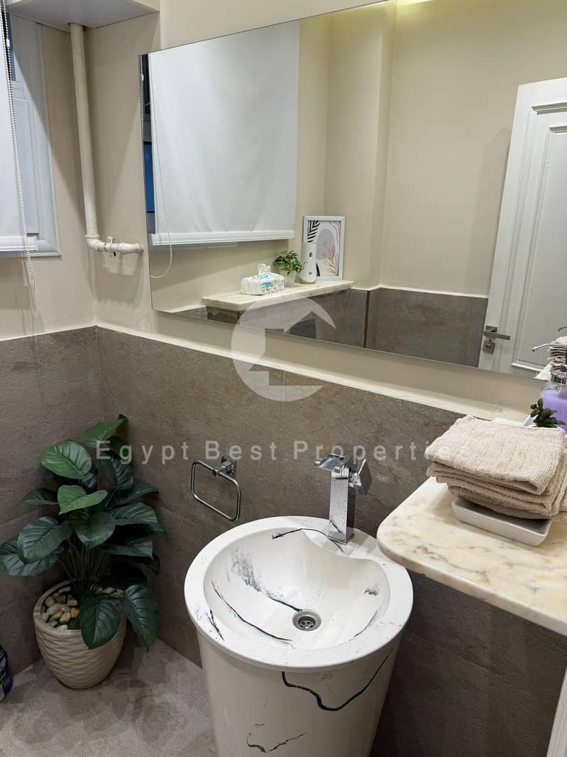 6 WhatsApp Image 2025-10-12 at 20.57. 09_8bd7d1d0. jpg