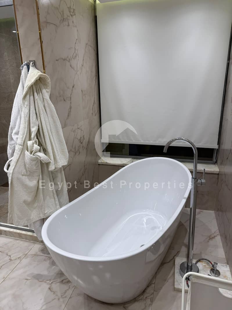 12 WhatsApp Image 2025-10-12 at 20.57. 12_95cf28a1. jpg