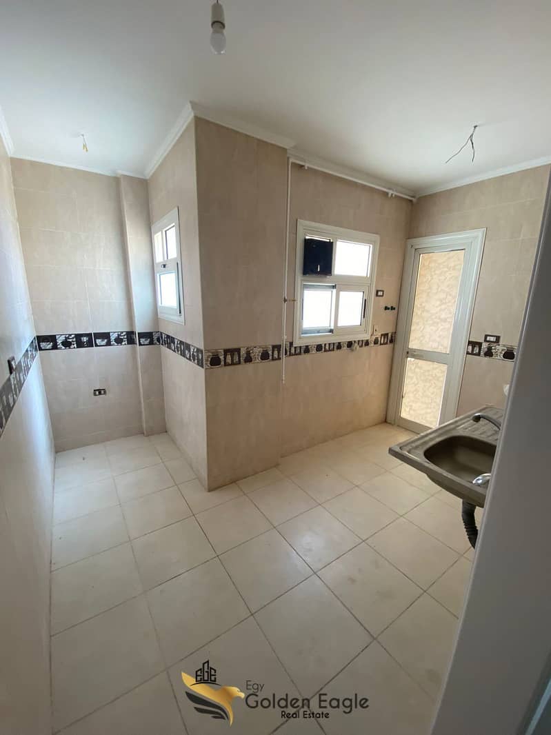 9 155028d4-1e0a-426e-bc28-e1ba850e0d22. jpg