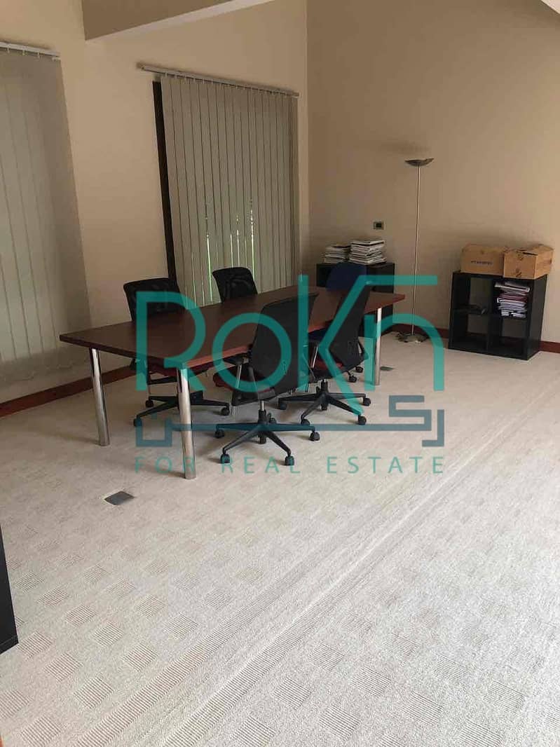 4 b8dfc5f0-5e51-4d8f-98c5-3bed4c6b3252. jpg