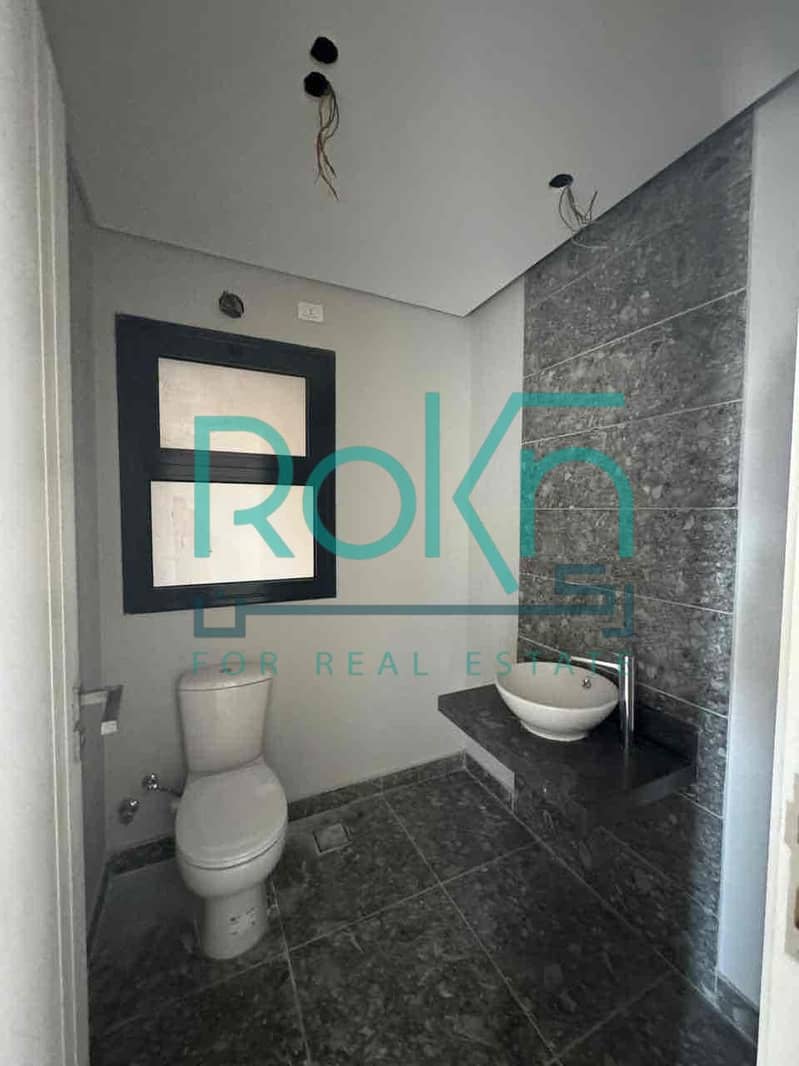 12 6a351fb2-237b-49c7-8299-8315fcd84ff4. jpg