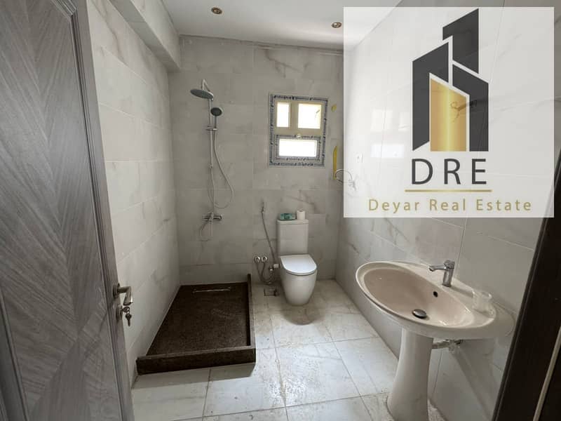 8 ac1f4737-2fe8-482e-bd48-83f38100ec71. jpg