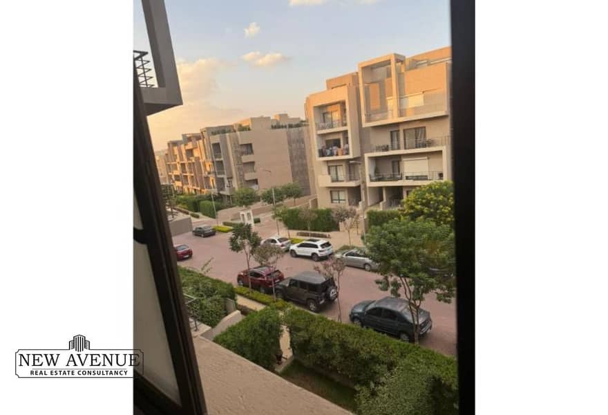 8 cf6e7328-3270-4983-8355-8c7cdd3e59d0. jpg