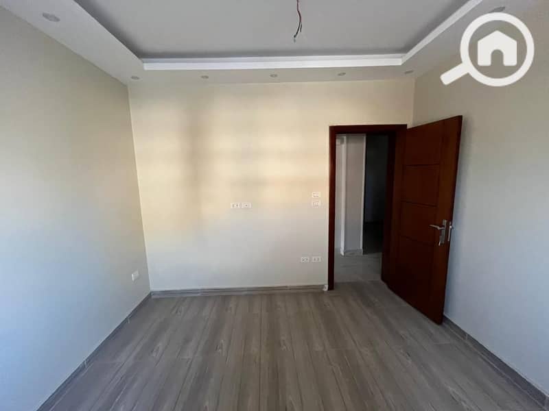 9 456ea368-f96d-4c5e-8b01-772090876761. jpg