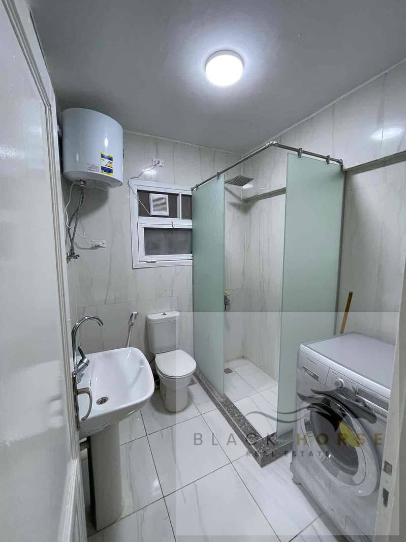 10 369f23ae-9572-4997-acd1-ce5c91e5e45d. jpg