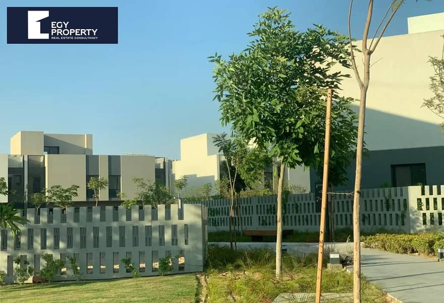 7 77c36e81-d5e9-417c-a9dc-728e930ebb14. jpg