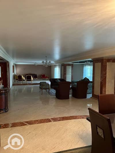 5 Bedroom Flat for Sale in Nasr City, Cairo - IMG-20240825-WA0088. jpg