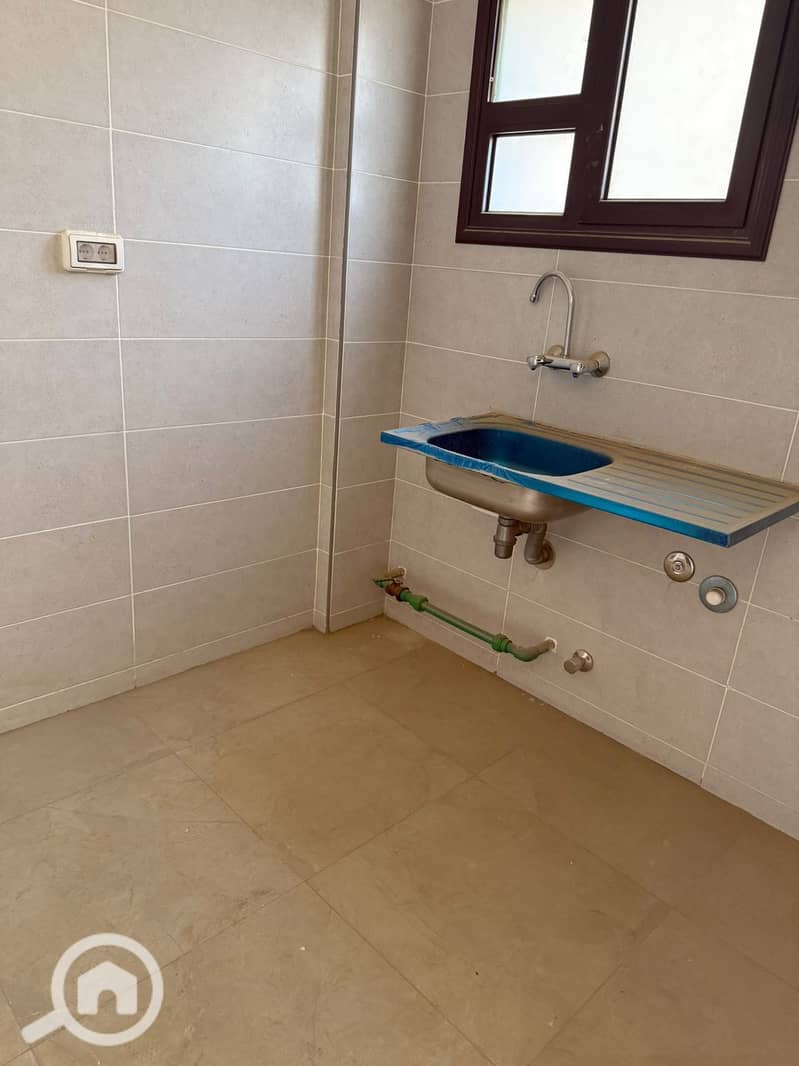 4 صورة واتساب بتاريخ 1447-05-01 في 14.45. 38_a56c1f28. jpg