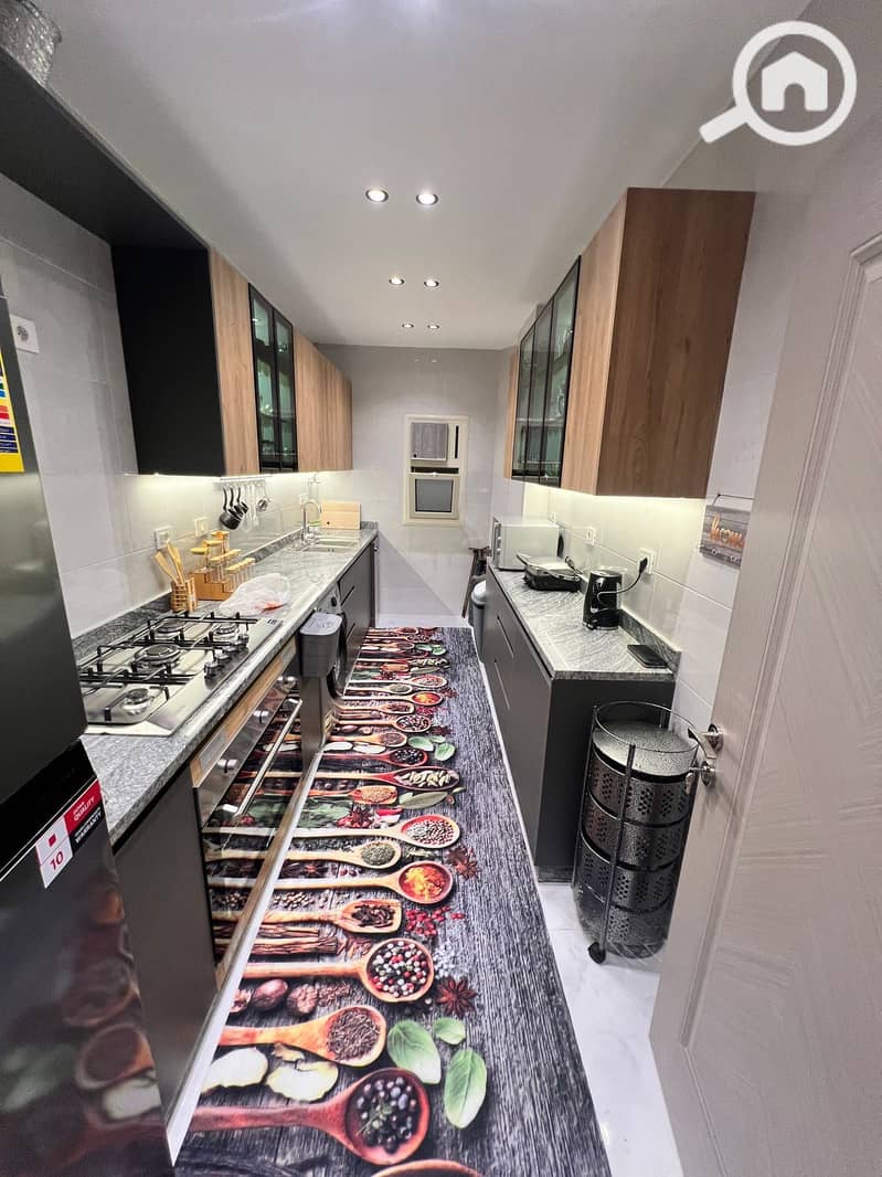 5 8b28cd8d-33a3-42da-af84-d771288e4bb0. jpeg