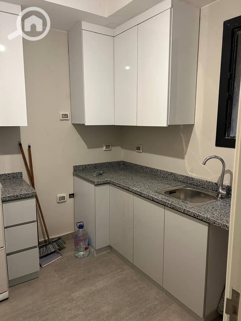 4 WhatsApp Image 2025-10-23 at 15.33. 48_c706e344. jpg